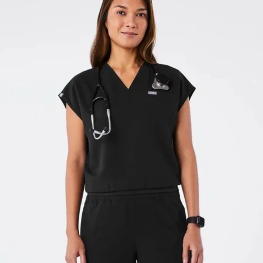 Figs Black Women's Raleigh top